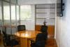 Inmobiliaria aisa-oficinas amuebladas con escritorio y silln
